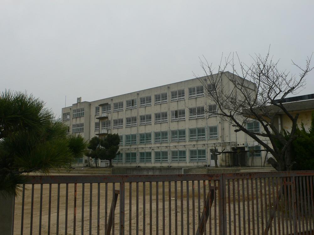 Junior high school. Sakaishiritsu Tomi until the hill junior high school 1080m