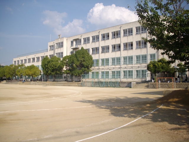 Junior high school. Sakaishiritsu Tomi 1709m hill until junior high school (junior high school)