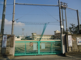Junior high school. 552m until the Sakai Municipal Hioki Zhuang junior high school (junior high school)