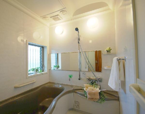 Same specifications photo (bathroom). Bathroom specification example A relaxing drink in the sound shower. Music can enjoy in the bath "Sound Shower" Spread a happy time in life in.