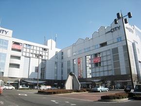 Shopping centre. Vassal of 2500m subway to City Midosujisen "Shinkanaoka" Station