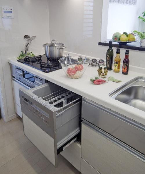 Other Equipment. Dish washing dryer ・ Water purifier with faucet ・ Glass top stove is the standard specification.
