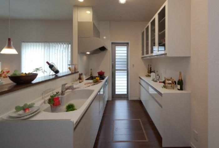 Same specifications photo (kitchen). Kitchen specification example System kitchen wife eyes in pursuit of ease of use and functionality