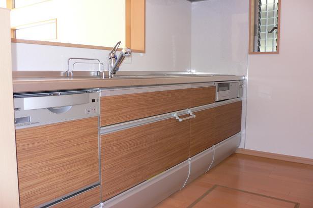 Same specifications photo (kitchen). Cleanup Corporation CREAN LADY A kitchen that could not be recycled in a wooden cabinet by the "eco cabinet" made of stainless steel Cleanup will contribute to the global environment. Quality to the part which is not visible stainless. So, Cleanliness, Long life, Eco