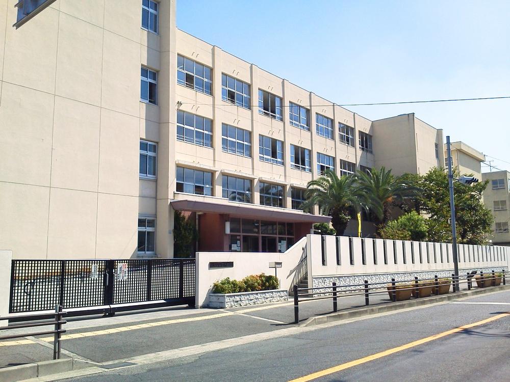 Junior high school. 760m to Sakai City Nagao Junior High School