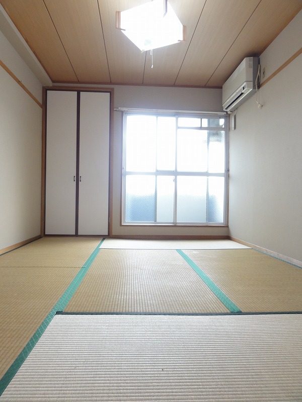 Living and room. Japanese-style room (with lighting)