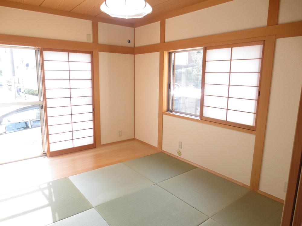 Non-living room. It will calm the Japanese-style room of space