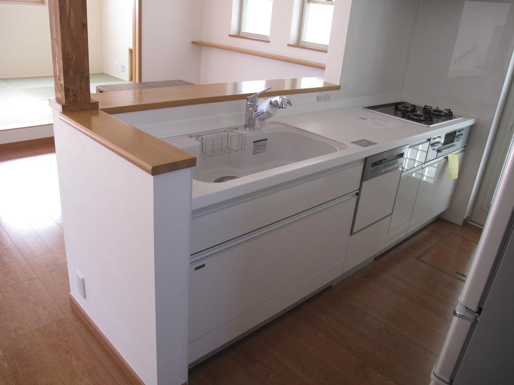 Same specifications photo (kitchen). Can you to select a comfortable equipment from your favorite manufacturer