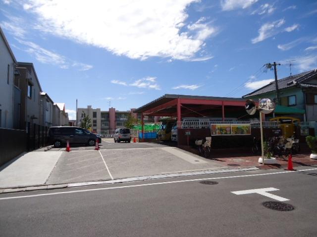 kindergarten ・ Nursery. 568m to the school corporation Osaka Hatsushiba Gakuen Hatsushiba Gakuen kindergarten