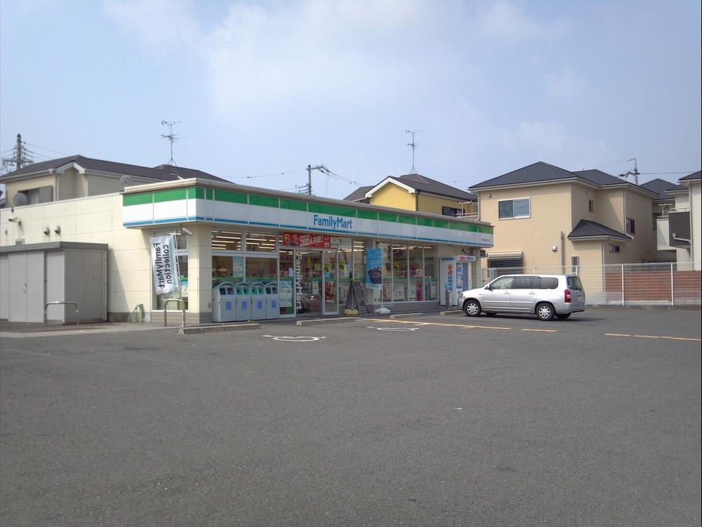 Convenience store. 640m to FamilyMart