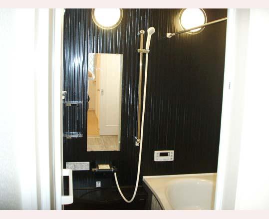 Bathroom. Indoor (08 May 2013) Shooting