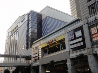 Shopping centre. Beruhiru Kitanoda until the (shopping center) 1330m