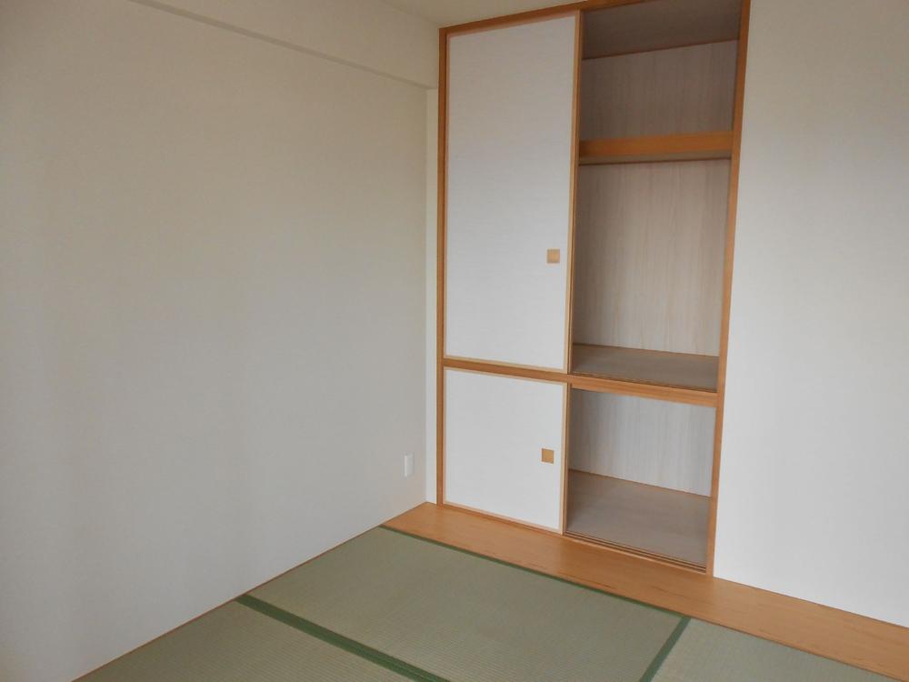Non-living room. Japanese-style room that can slowly relax!