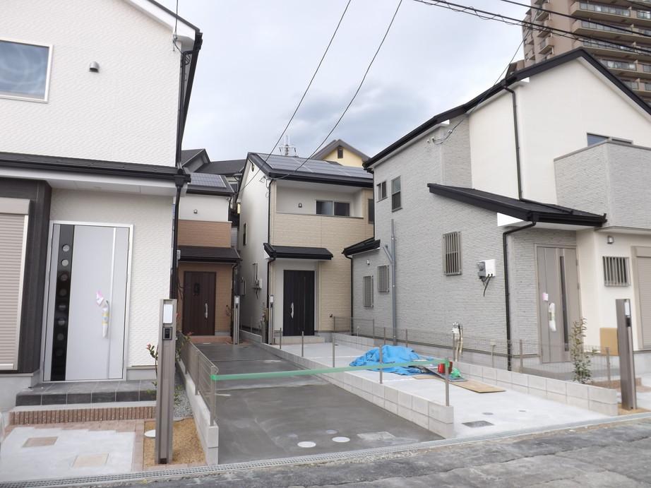 Local appearance photo. Local photos (streets) all 4 House! Flat 35S Available!