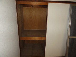 Receipt. Storage space (closet)