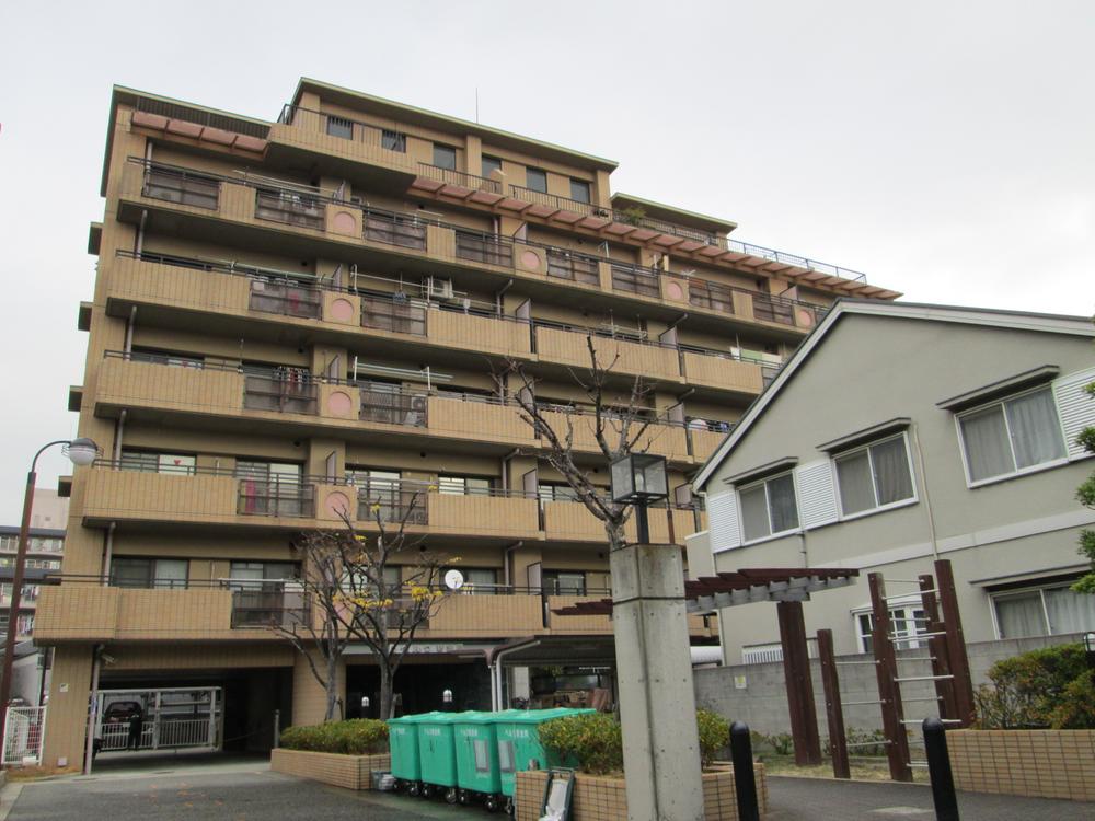Local appearance photo. This apartment, which is located in a quiet residential area. Reform is settled because it is immediately preview Allowed.