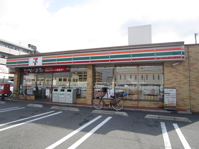 Convenience store. Seven-Eleven Sakai Nagasone cho Minamiten (convenience store) to 179m
