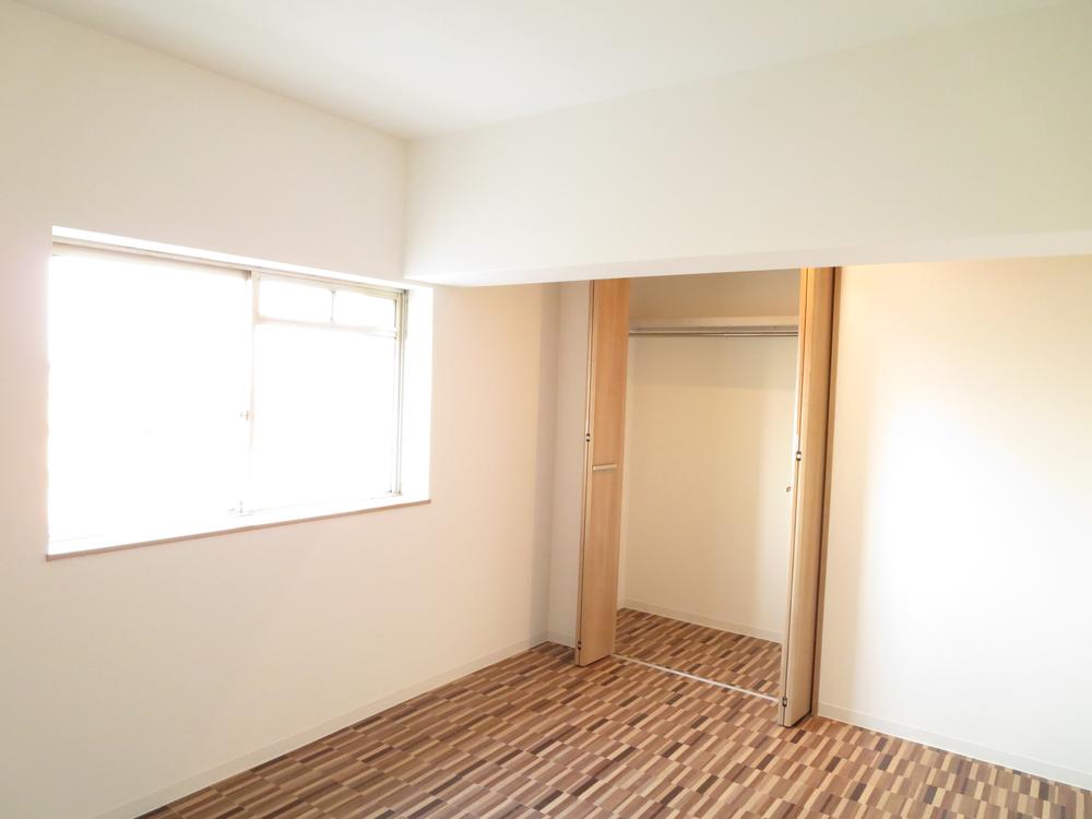 Non-living room. Indoor (11 May 2013) Shooting