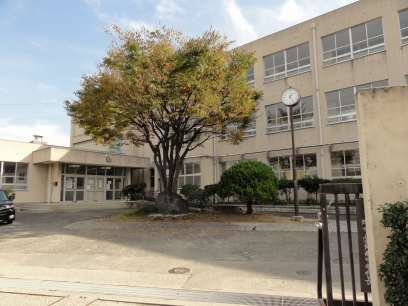 Junior high school. 567m to Sakai City Tatsugane Okaminami junior high school (junior high school)