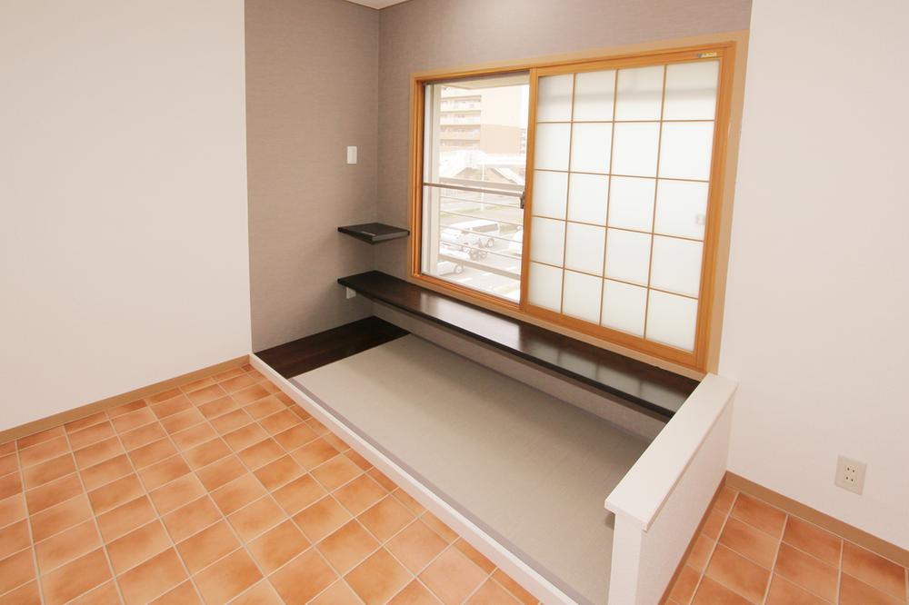Kitchen. It can also be used as a private space of wife, It also made 1 tatami mat Connor.