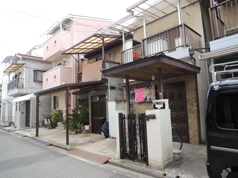 Local land photo. A quiet residential area