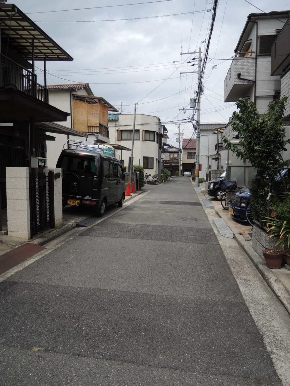 Local photos, including front road. Front road 4.0m