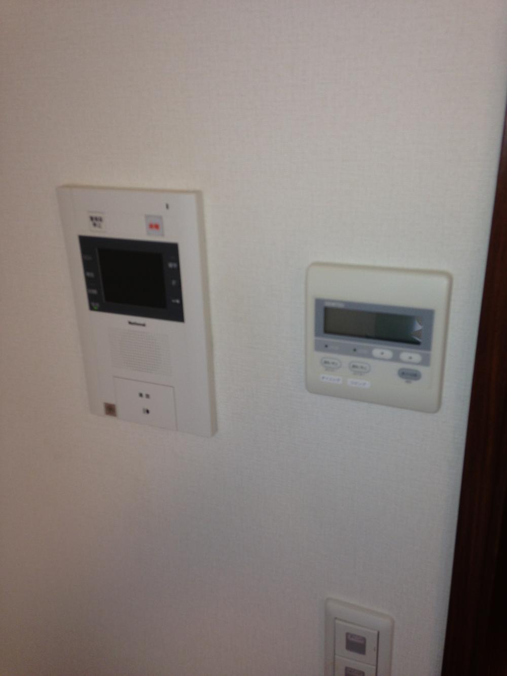 Other. Intercom with a Sekyuritei function   2 is equipped with floor heating system.