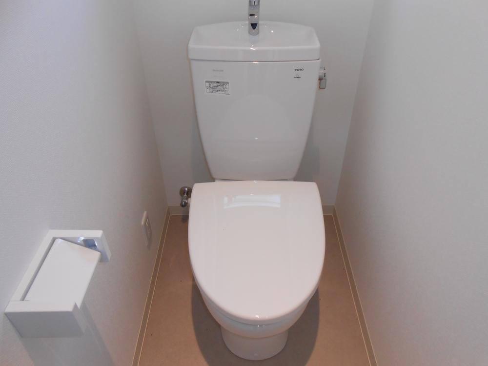 Toilet. It is convenient because there is a toilet on the second floor!