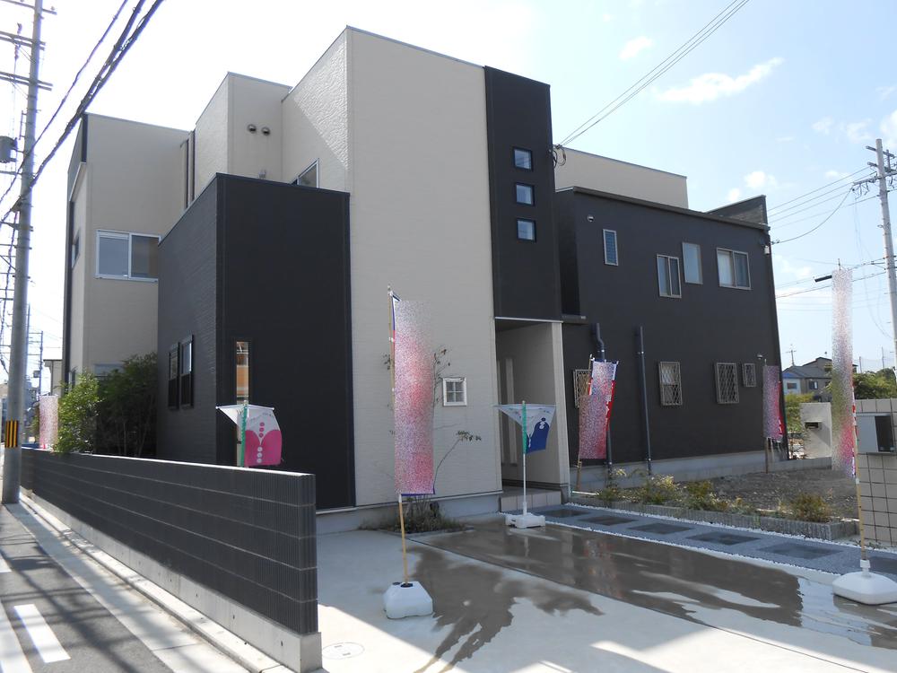 Local appearance photo. Parking spaces 2 units can be!