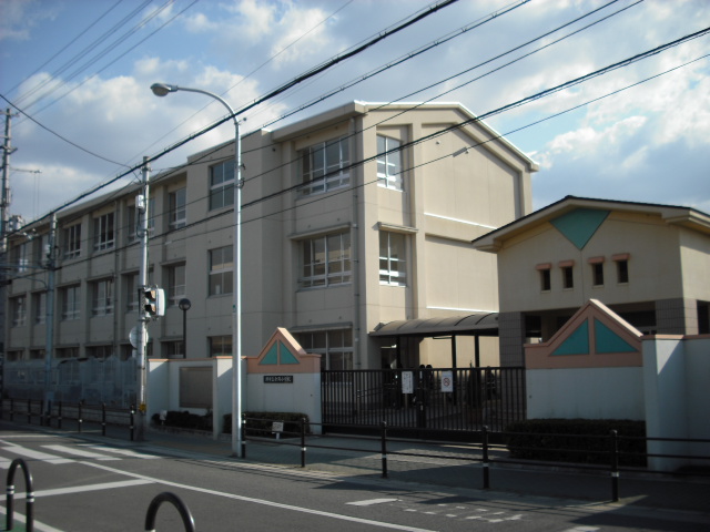 Primary school. Sakaishiritsu KANAOKA up to elementary school (elementary school) 460m