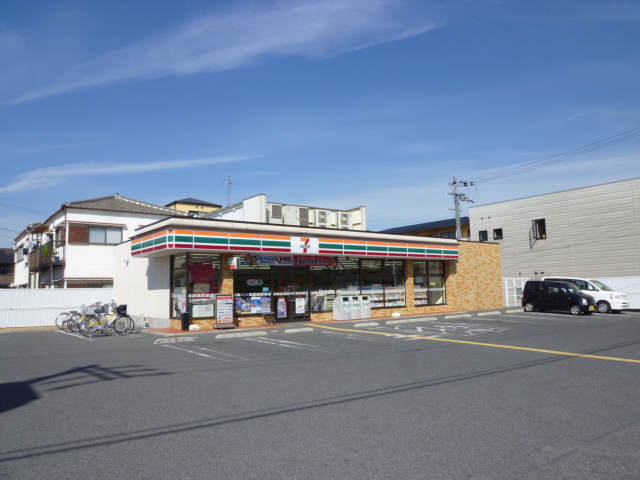 Convenience store. Seven-Eleven Sakai Mozuume cho Chomise (convenience store) to 435m