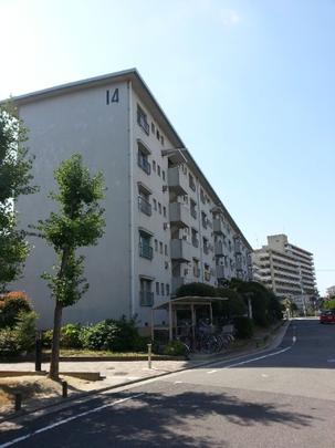 Local appearance photo. Appearance from the east side