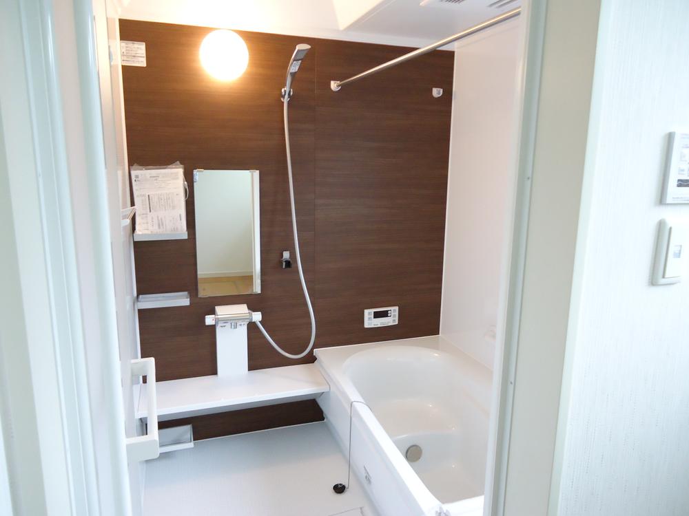 Bathroom. Higashiuenoshiba-cho 2-chome 28.8 million yen ~ 4LDK2 storey parking two Allowed! ◆ Solar power LDK15 Pledge 2 Kaiyoshitsu 7.5 Pledge