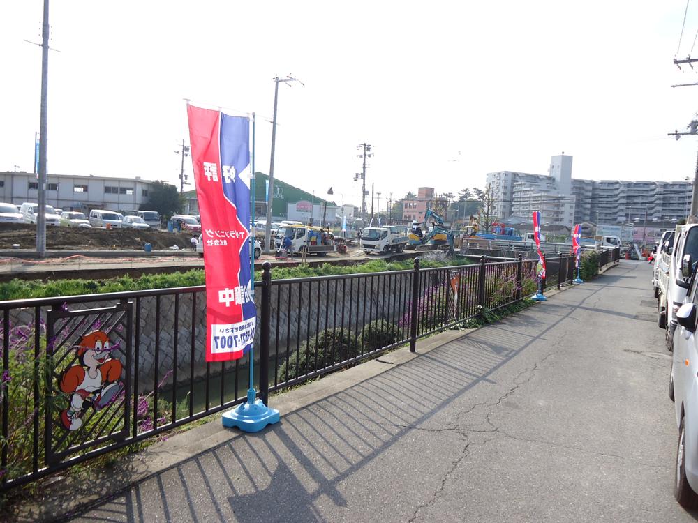 Local photos, including front road.  [Local sales representative company T ・ M planning (Co.) 06-6627-7007] (Saturdays, Sundays, and holidays) local open house 28.8 million yen ~ 4LDK2-story parking two Allowed ◆ Sun light