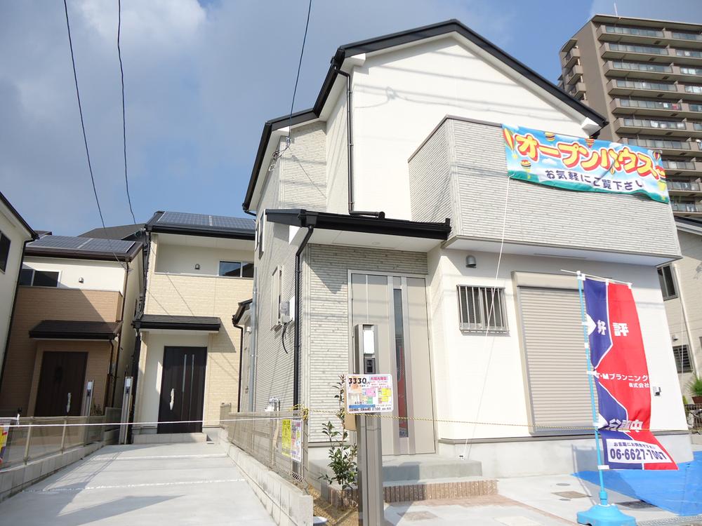 Local appearance photo.  [Local sales representative company T ・ M planning (Co.) 06-6627-7007] Deep discount 2,000,000 down 2880 ~ 31,300,000 yen 4LDK2 storey parking two Allowed!  ◆ Solar power