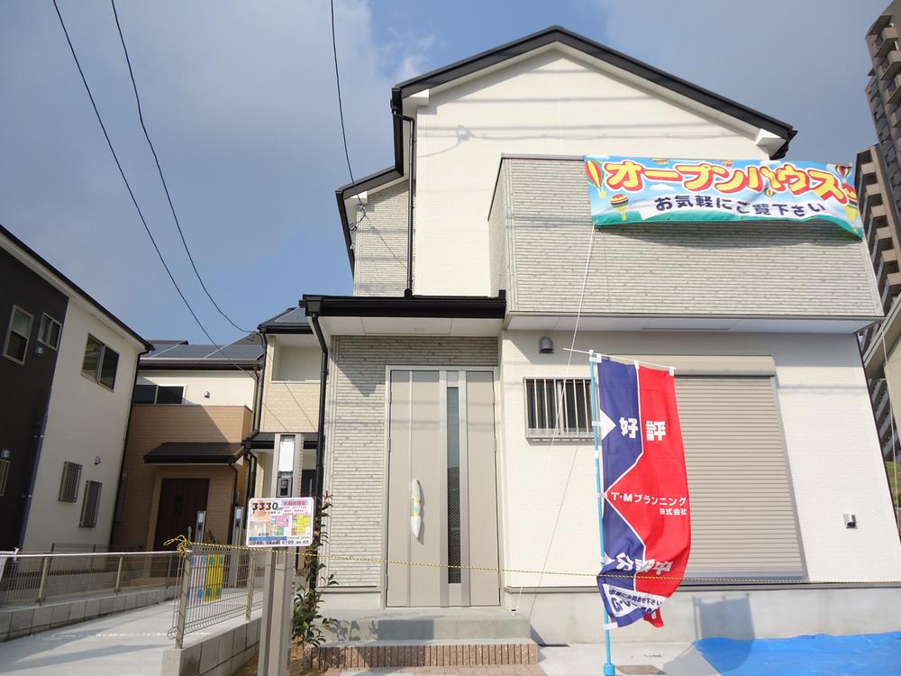 Local appearance photo.  [Local sales representative company T ・ M planning (Co.) 06-6627-7007] Deep discount 2,000,000 down 2880 ~ 31,300,000 yen 4LDK2 storey parking two Allowed!  ◆ Solar power