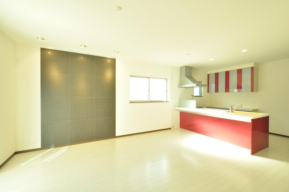 Living. LDK of spacious 18 Pledge to feel the warmth of the family