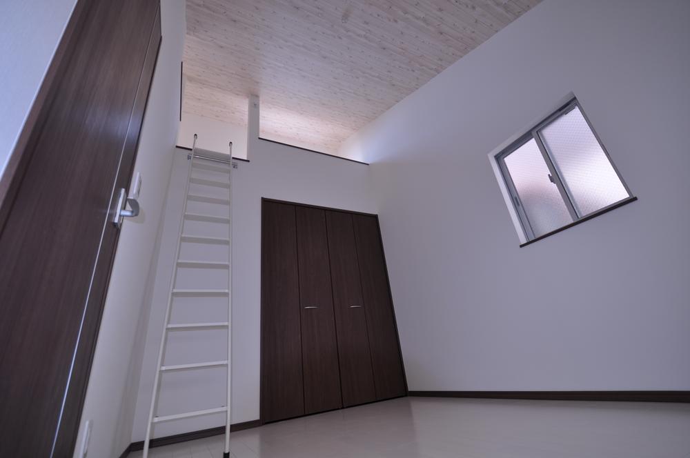 Non-living room. Hideaway loft rejoice even children to open preeminent of gradient ceiling