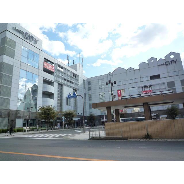 Shopping centre. Vassal of 1440m to City