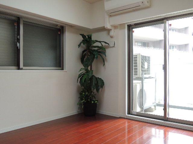 Non-living room. It is air-conditioned