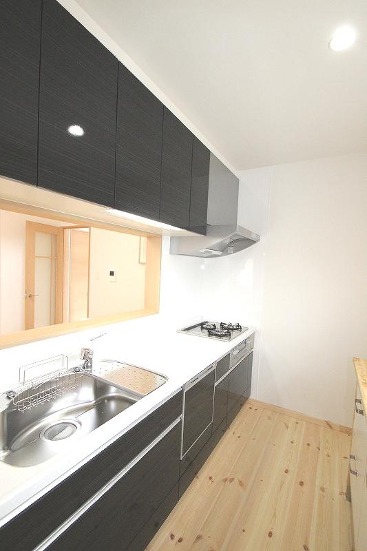 Kitchen. Indoor (12 May 2013) Shooting With dishwasher, It is an artificial marble kitchen.