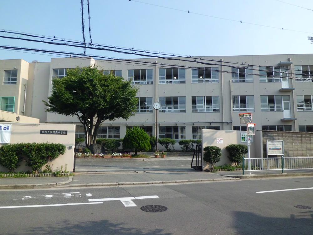 Junior high school. Minami KANAOKA Junior High School