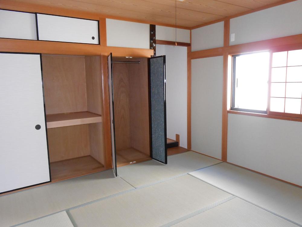Non-living room. Spacious Japanese-style. 
