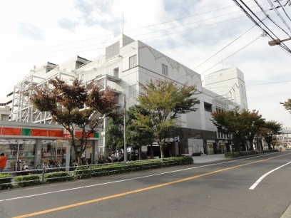 Shopping centre. Shinkana until CITY (shopping center) 587m