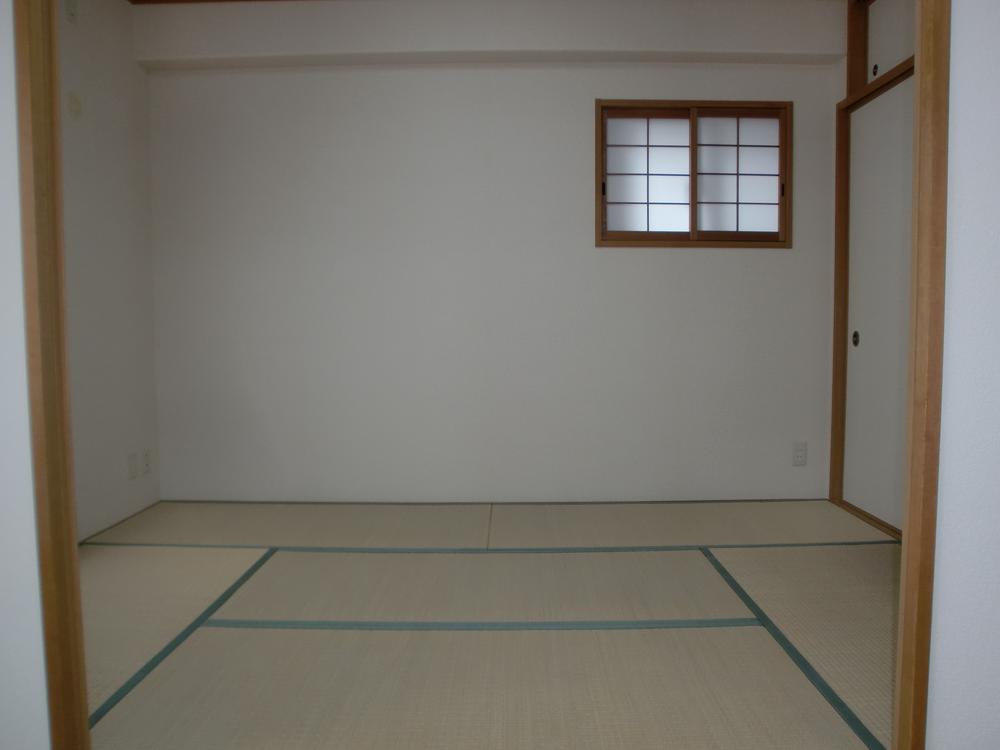 Non-living room. It Masu calm and there is also a Japanese-style room.