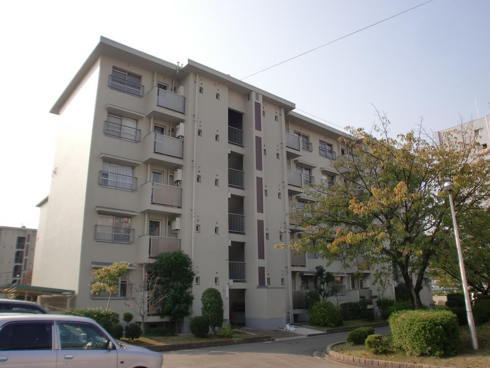 Local appearance photo. Shinkanaoka Station just a good location.