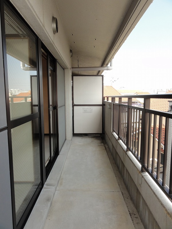 Balcony. Spacious balcony