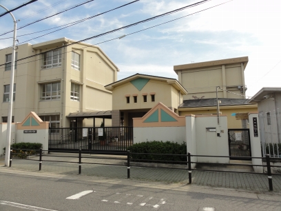 Primary school. Sakaishiritsu KANAOKA up to elementary school (elementary school) 283m