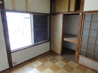 Other room space. Flooring 2