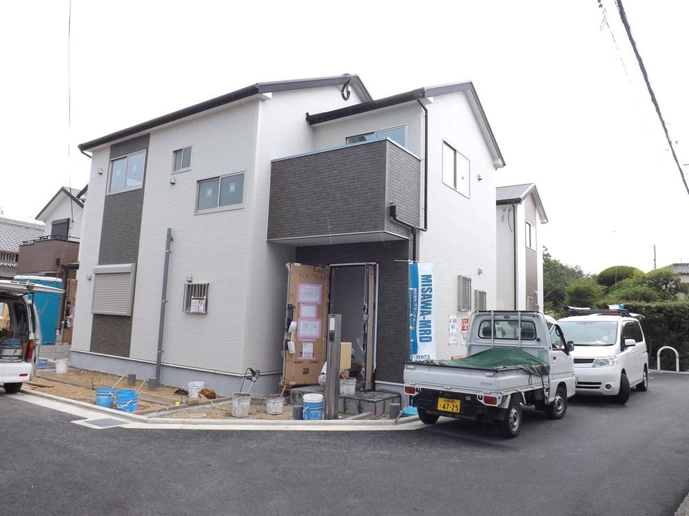 Local photos, including front road. Local (August 2013) Shooting